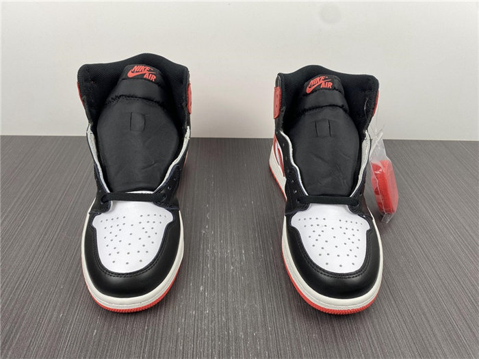 Jordan1 Retro Track Red 555088-112