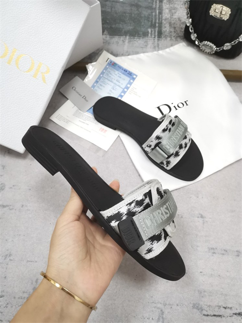 Dio Slipper