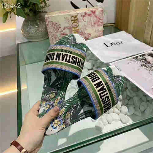 Dio Slipper