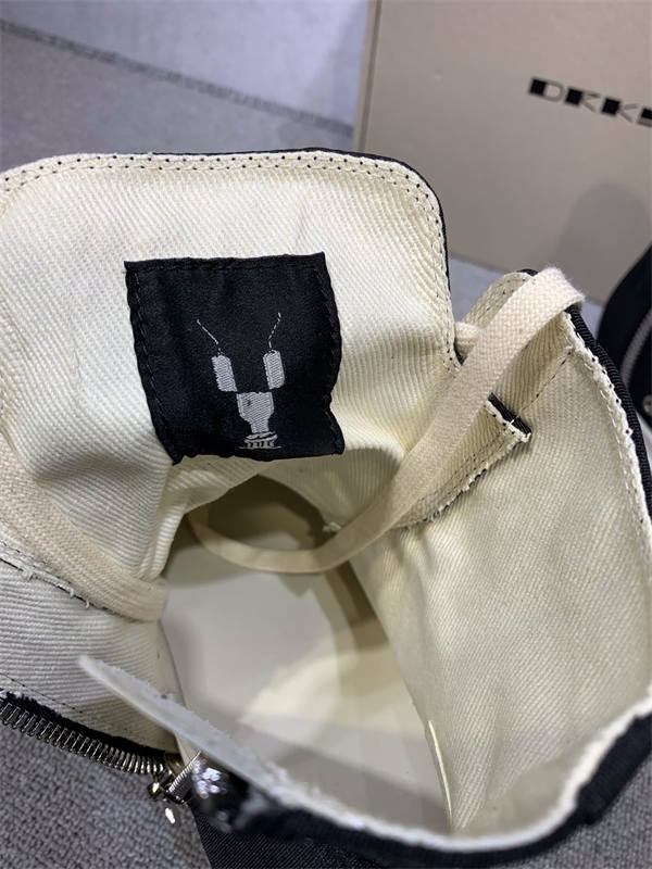RI*K OWENS SNEAKERS
