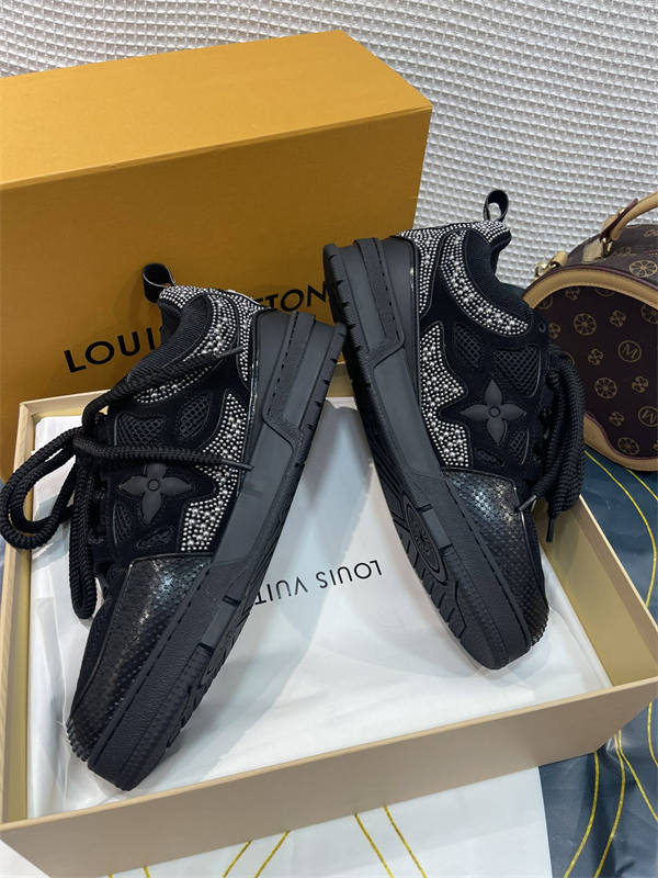 LV048
