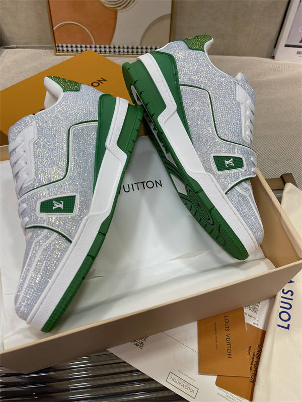 LV077