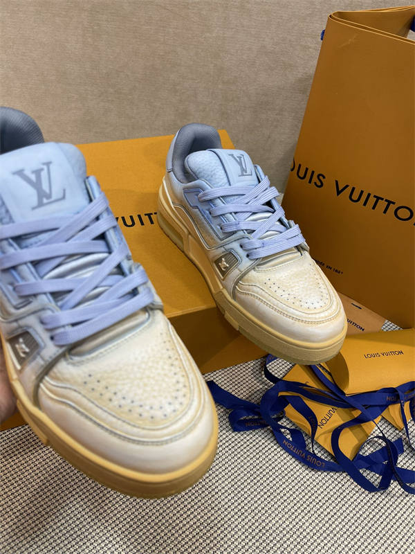 LV085