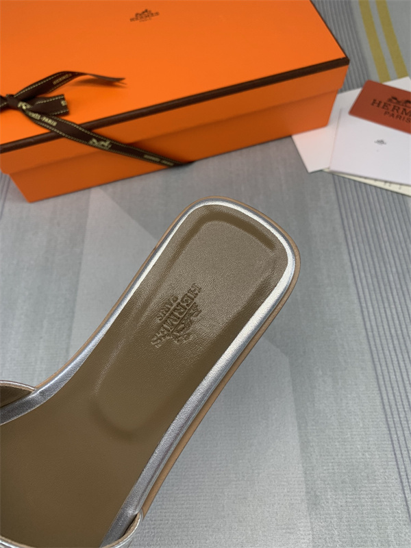 H Slipper