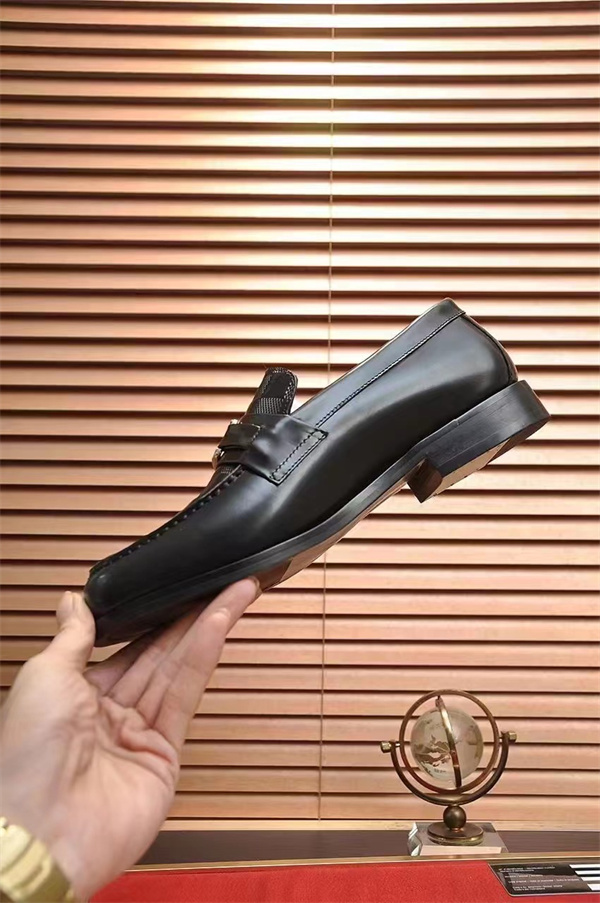 Lv Loafer 062