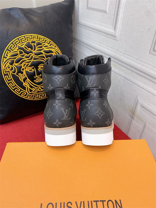 LV x Nike Sneaker