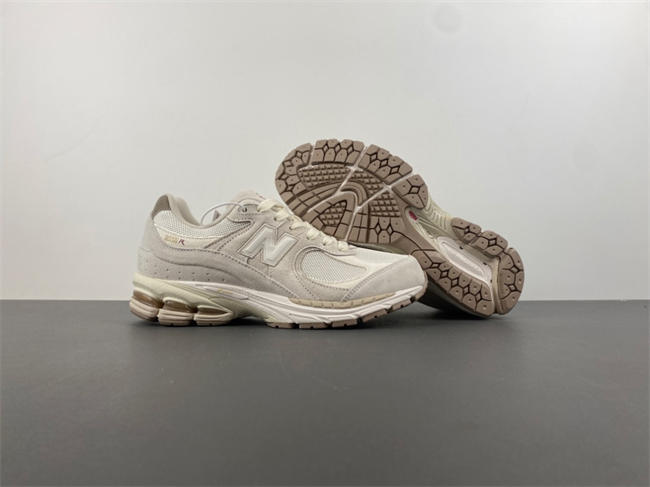 new balance NB 2002