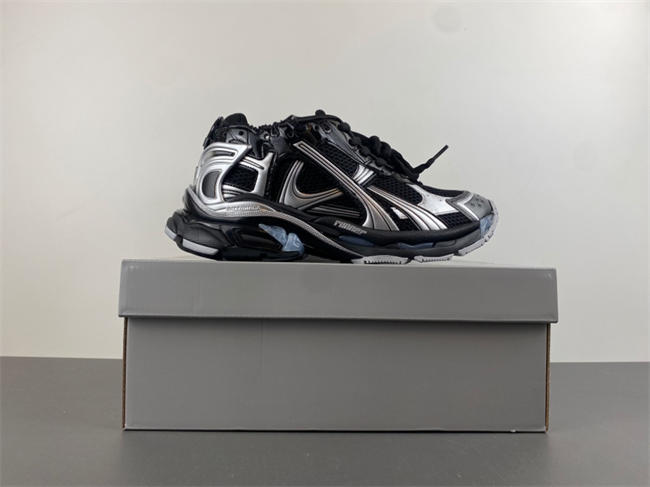 Balenciaga Runner