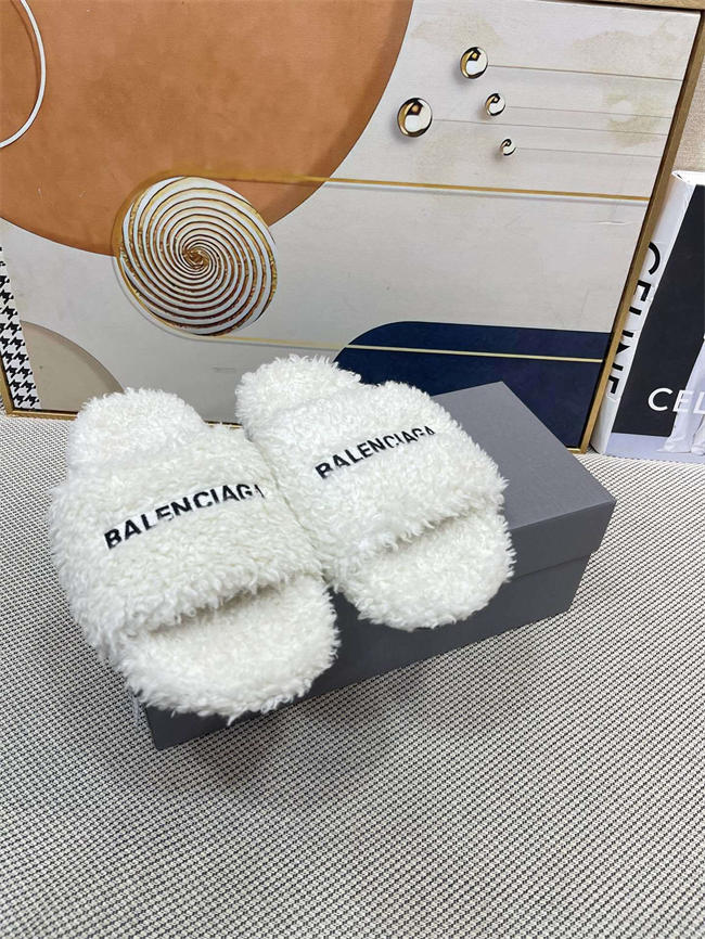 BLCG SLIPPERS