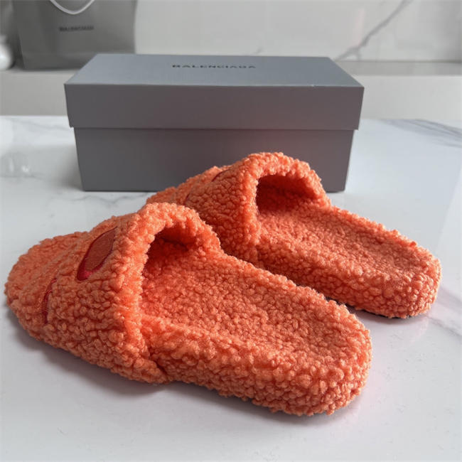 BLCG SLIPPERS