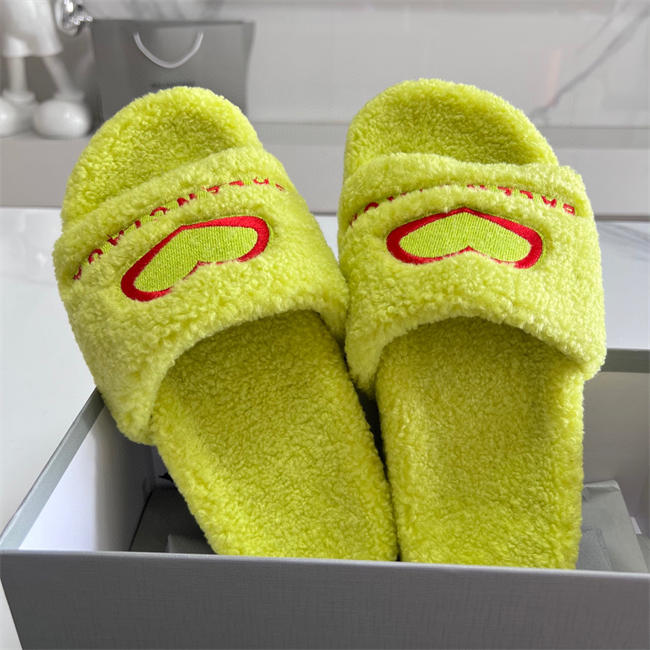 BLCG SLIPPERS