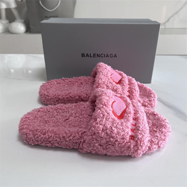 BLCG SLIPPERS